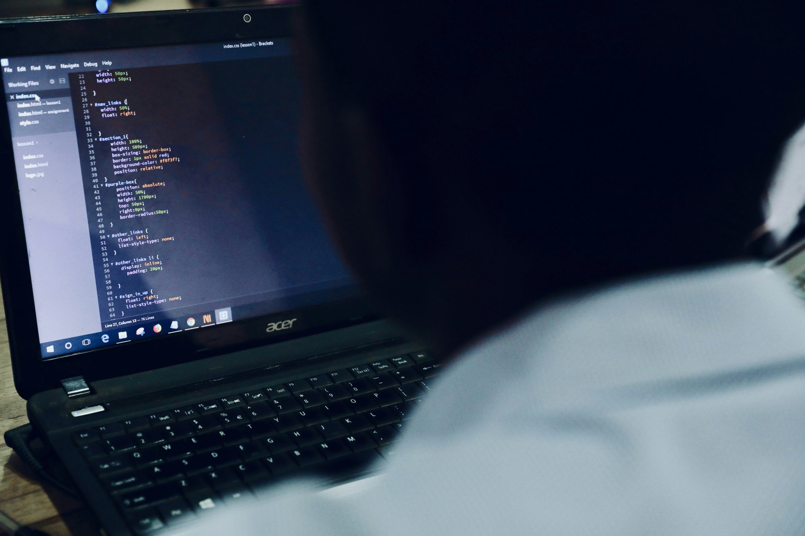 desola-lanre-ologun-USp4Gzr-Hdw-unsplash